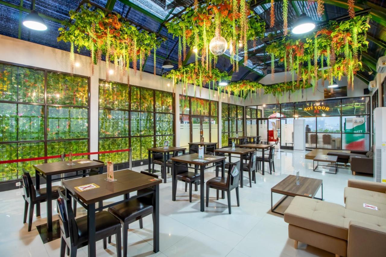 De 80'S Genteng Ijo Jakarta Kültér fotó